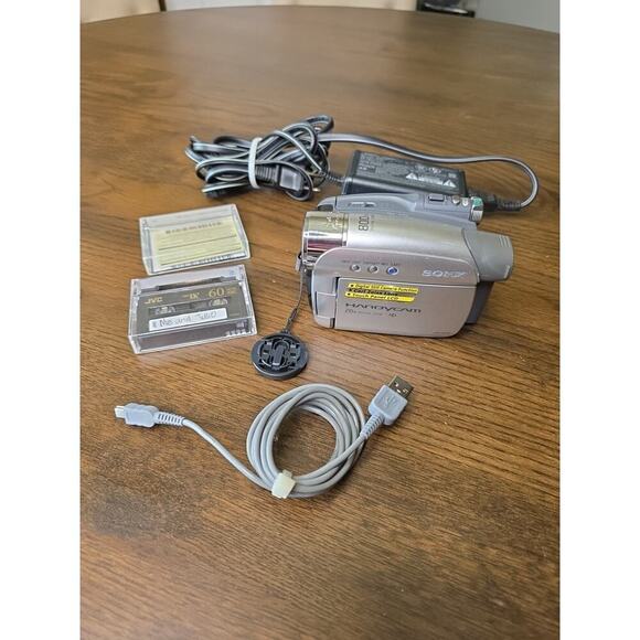 Sony DCR-HC36 MiniDv Camcorder TESTED working (NO REMOTE) - Picture 2 of 16